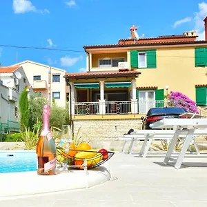 Lux Nina With Six Bedrooms, Private Pool, Sauna Willa Zadar